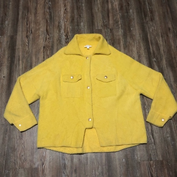 Bucketlist Frankie Shacket Women's Small Oversized Fuzzy Soft Fur Button Up Coat - Picture 1 of 6